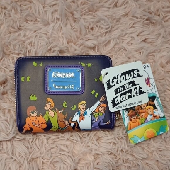 Loungefly Scooby-Doo! Eyes Glow-In-The-Dark Mini Wallet - Picture 5 of 5